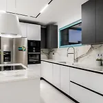 Sky Birds - Holistic Escape Apartment *